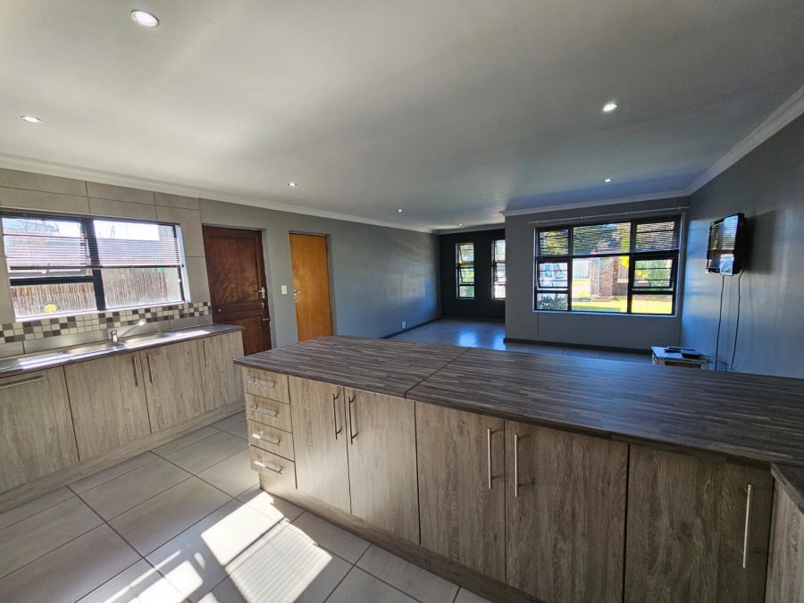 To Let 1 Bedroom Property for Rent in Greenshields Park Eastern Cape